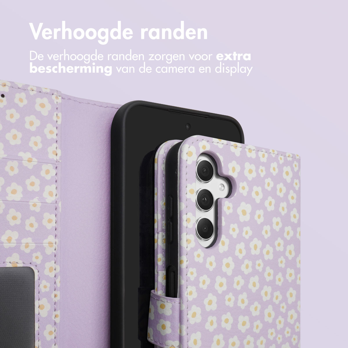 Telefoon in een hoesje met bloemenpatroon. De telefoon is zwart en de achtergrond is zacht paars.