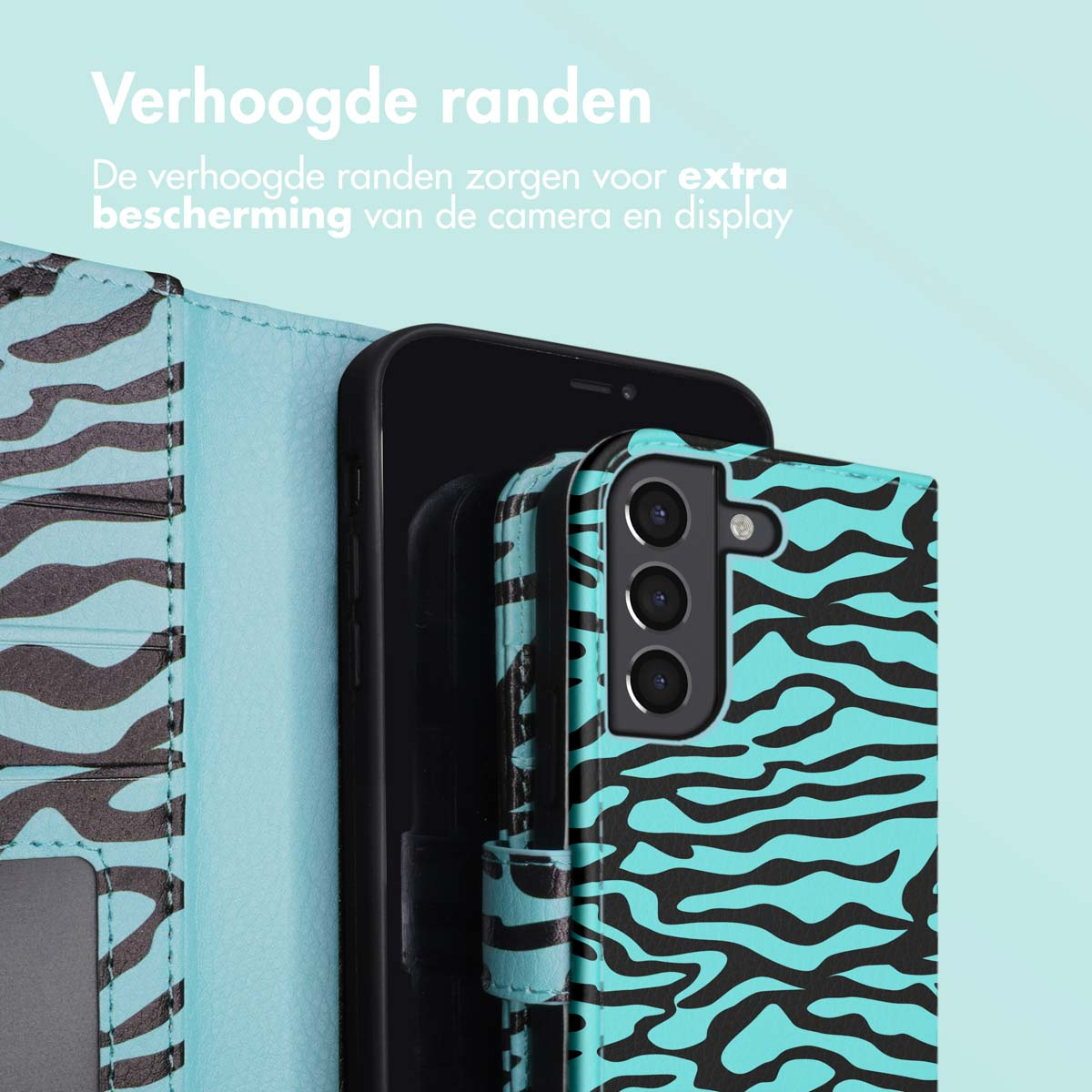 Telefoon in een hoesje met een zebrapatroon. De hoes is open, met de telefoon zichtbaar, en blauw en zwart.