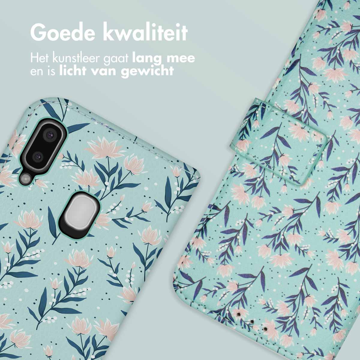 Étui de téléphone à motif floral. Fond bleu clair avec fleurs roses et feuilles vertes.