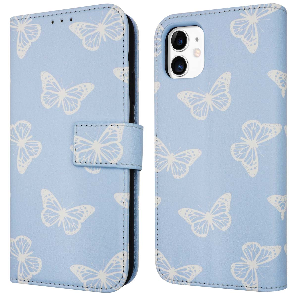 Een lichtblauwe telefoonhoes met witte vlinders. De hoes is een folio-stijl. De vlinders zijn wit.