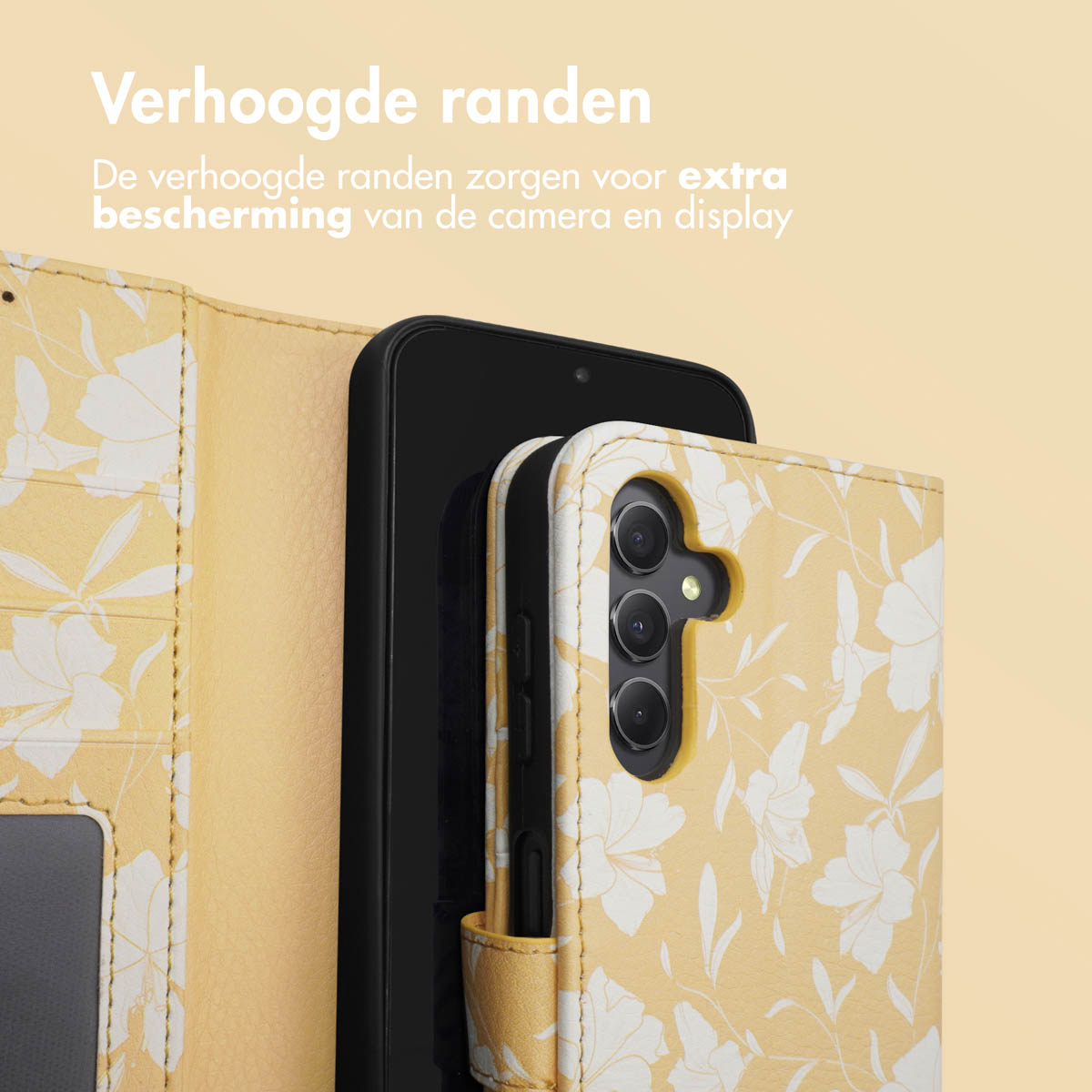 Téléphone dans un étui floral jaune. Texte sur les bords surélevés.
