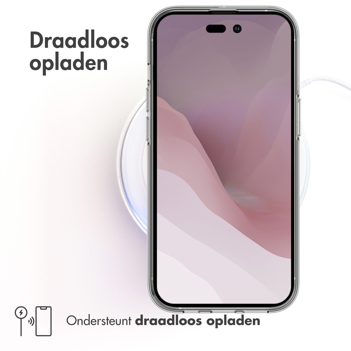 Telefoon en oplader. Telefoon zit in een doorzichtige hoes. Ondersteunt draadloos opladen.