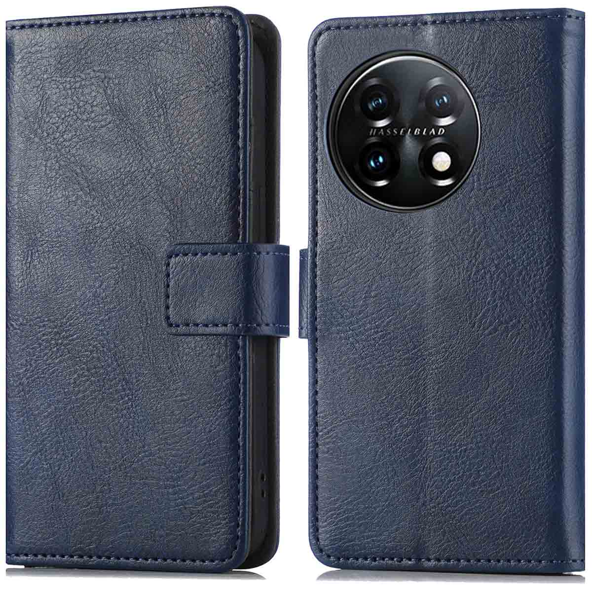 Custodia per telefono blu scuro, aperta. La custodia ha un telefono all'interno.