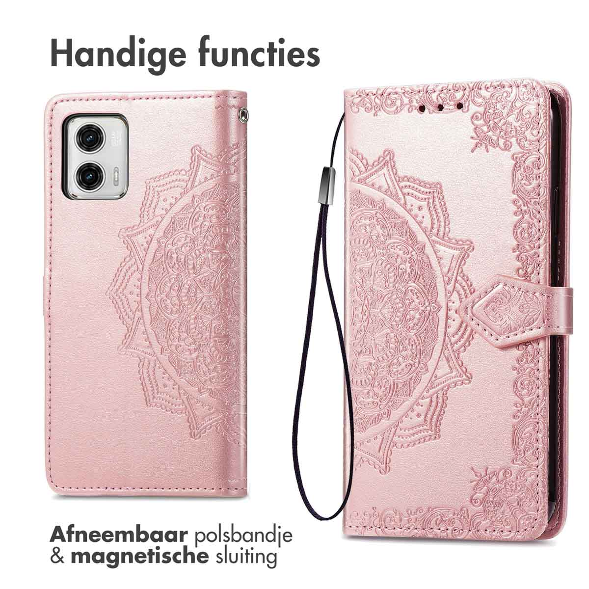 Een roze telefoonhoes met een decoratief patroon. Het heeft een polsbandje en magnetische sluiting.
