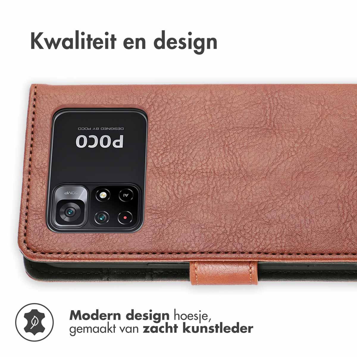 Un étui de téléphone en cuir marron avec un téléphone à l'intérieur. L'étui a un design moderne.