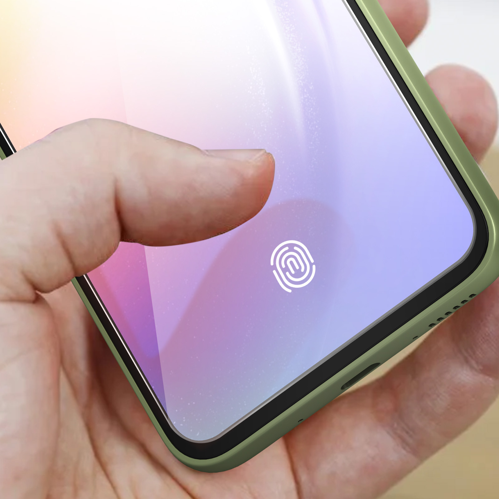 Hand hält ein Telefon mit grüner Hülle, zeigt einen Fingerabdrucksensor auf dem Bildschirm.