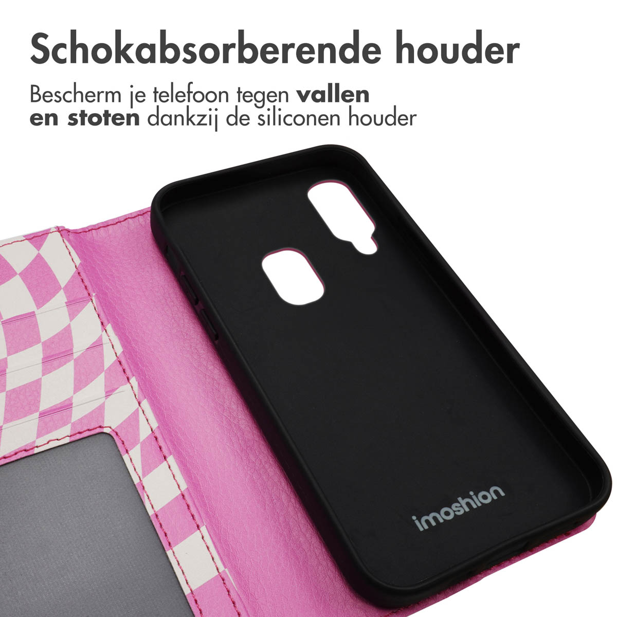 Zwarte telefoonhoes binnenkant, zwarte telefoon en roze en witte geruite hoes buitenkant. imoshion logo zichtbaar.