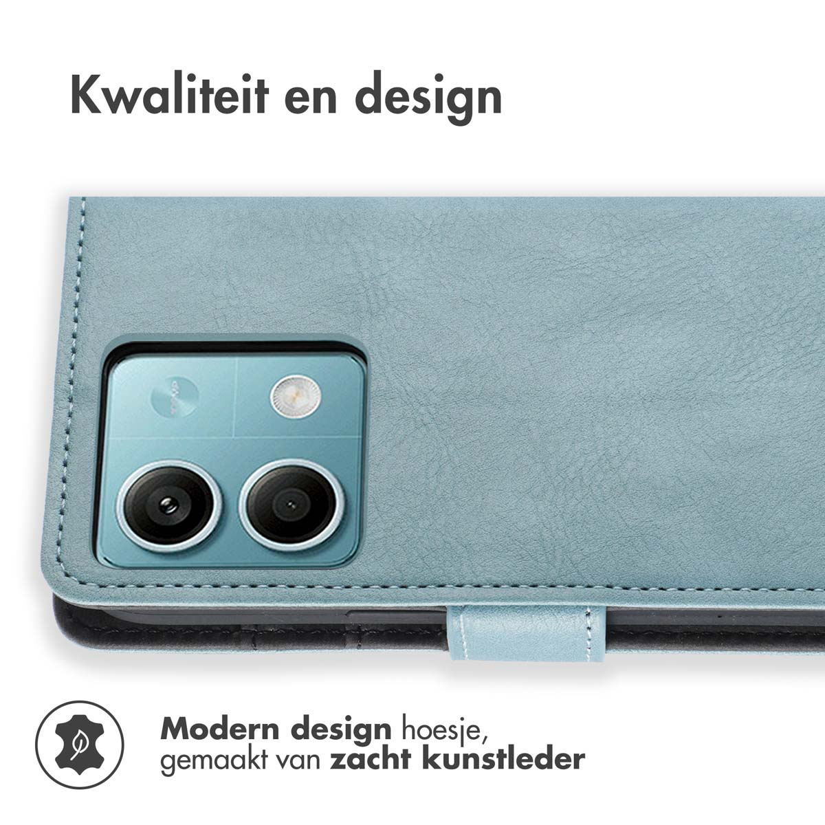 Telefoonhoes, close-up. Lichtblauwe leren hoes met zichtbare telefooncamera. Het ontwerp is modern.