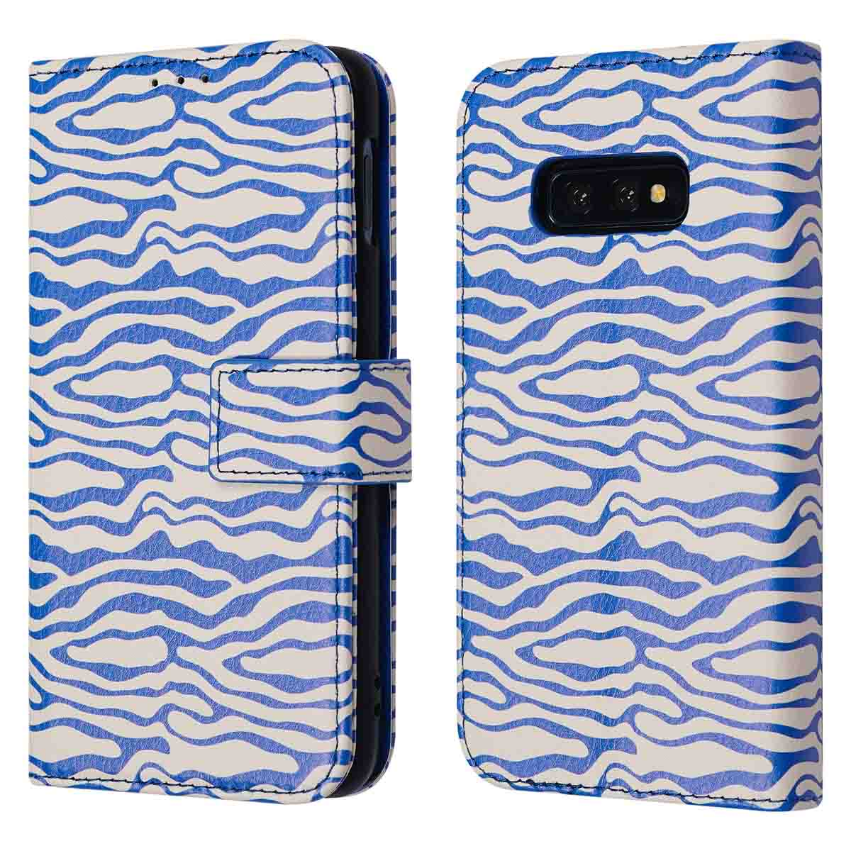 Étui de téléphone ouvert. Comporte un imprimé zébré bleu et blanc.