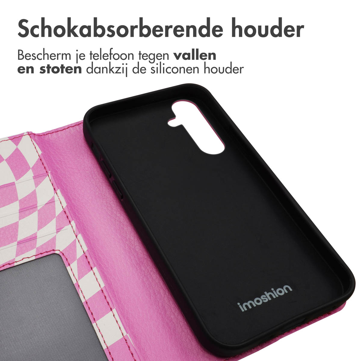 Telefoonhoes met zwart interieur, roze en wit geruite buitenkant, open.