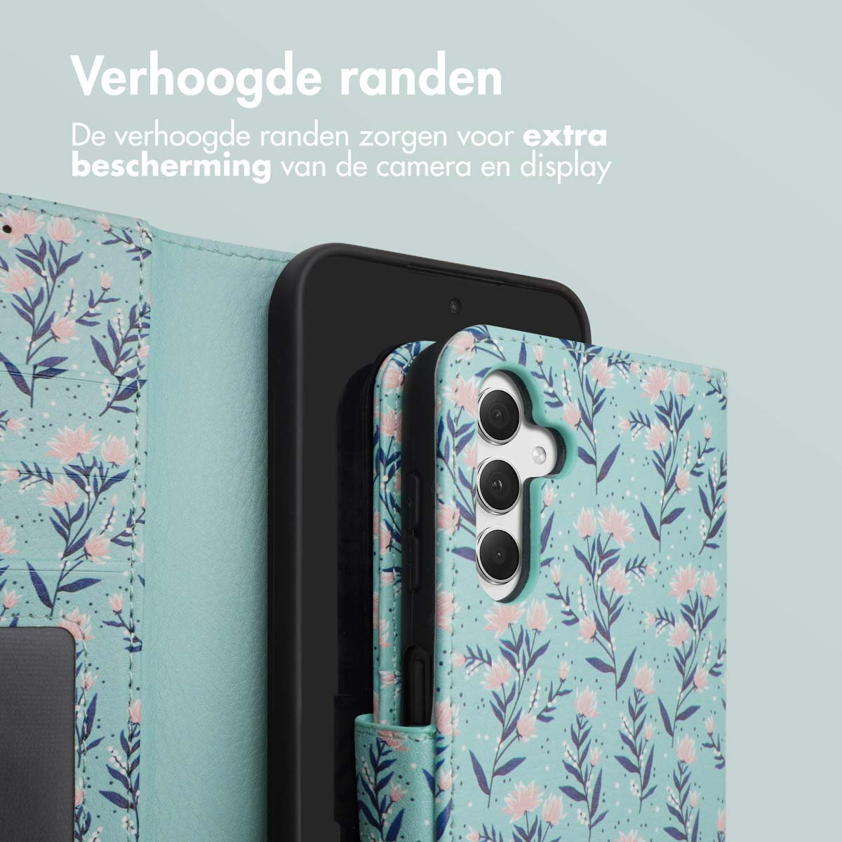 Telefoonportemonnee met bloemenprint. Bloemen op een turquoise achtergrond. Telefoon rechts.