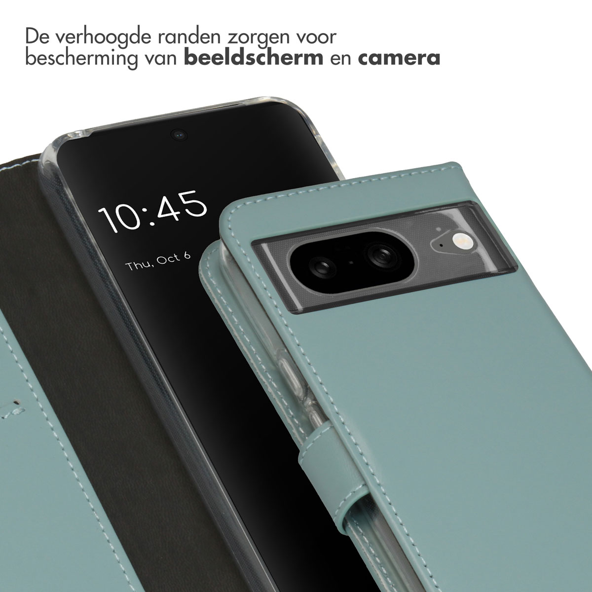 Un téléphone dans un étui bleu-vert affiche l'heure : 10h45. L'étui a des bords surélevés pour la protection de l'écran et de la caméra.