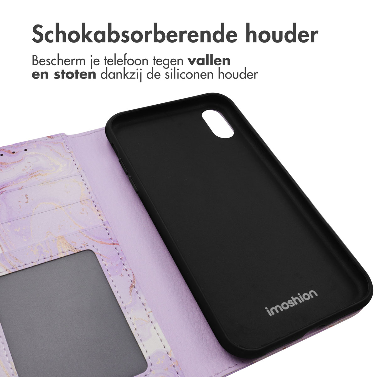 Coque de téléphone noire à l'intérieur d'une coque en marbre violet. L'étui violet est ouvert. Fond, surface.