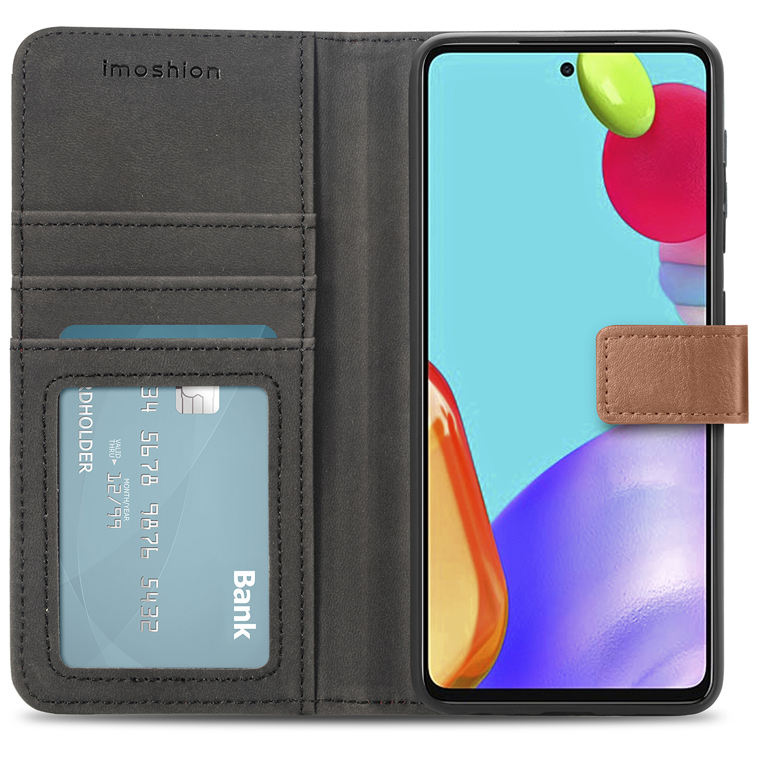 Open zwarte leren telefoonhoes met creditcard en smartphone.