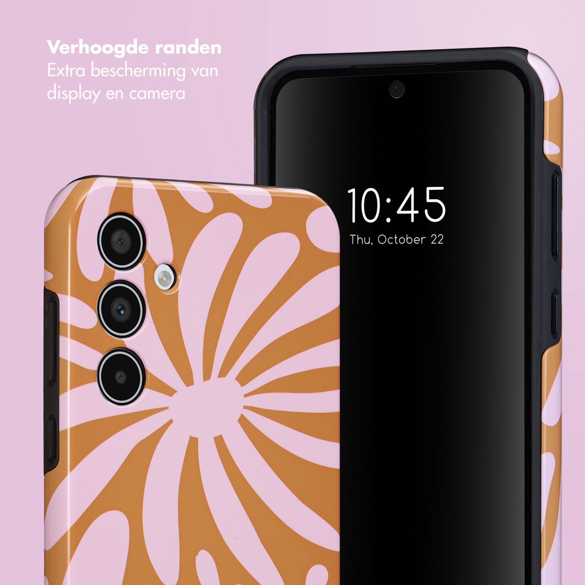 Une coque de téléphone avec un motif floral. Un téléphone avec un écran noir est à côté.
