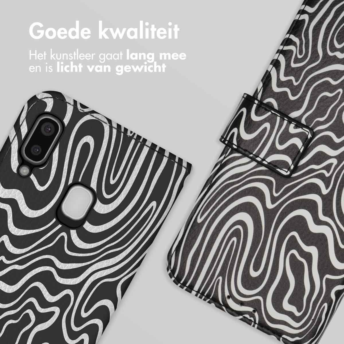 Telefoonhoesjes met een zwart-wit golfpatroon. De tekst bovenaan zegt 'Goede kwaliteit'.
