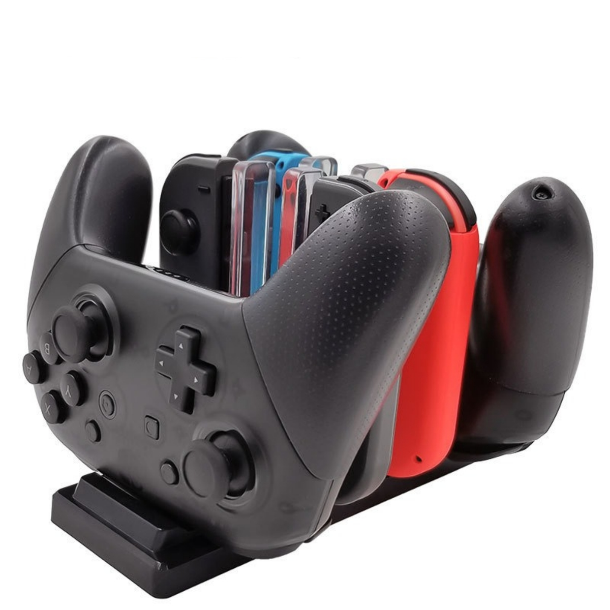 Ein schwarzer Controller-Halter, gefüllt mit Controllern und Gamepads.