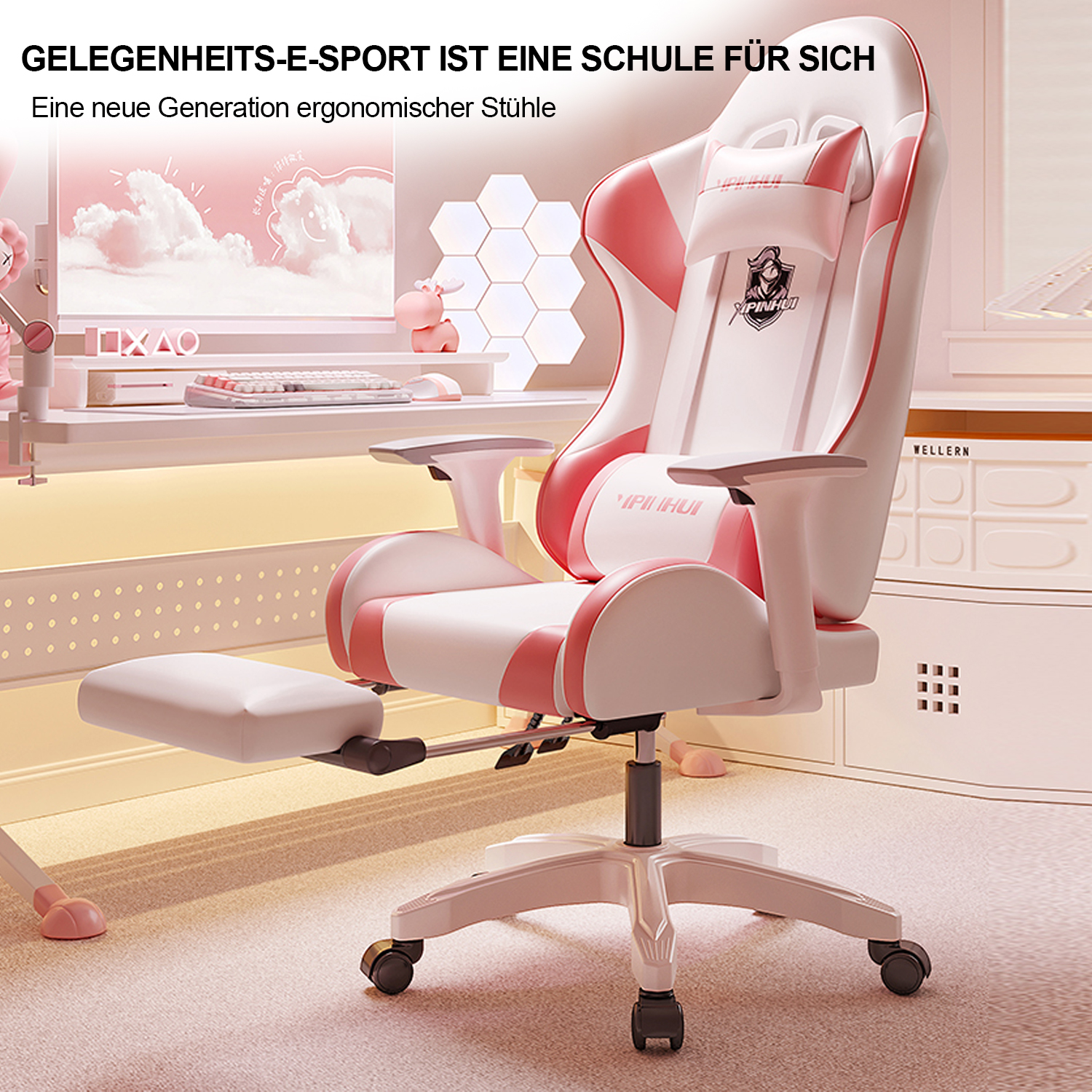 Pink-weißer Gaming-Stuhl mit Fußstütze vor einem hellrosa Schreibtisch.