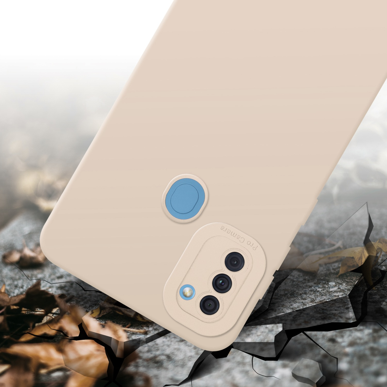 Primo piano di una cover per telefono con fori per fotocamera e rilievo.
