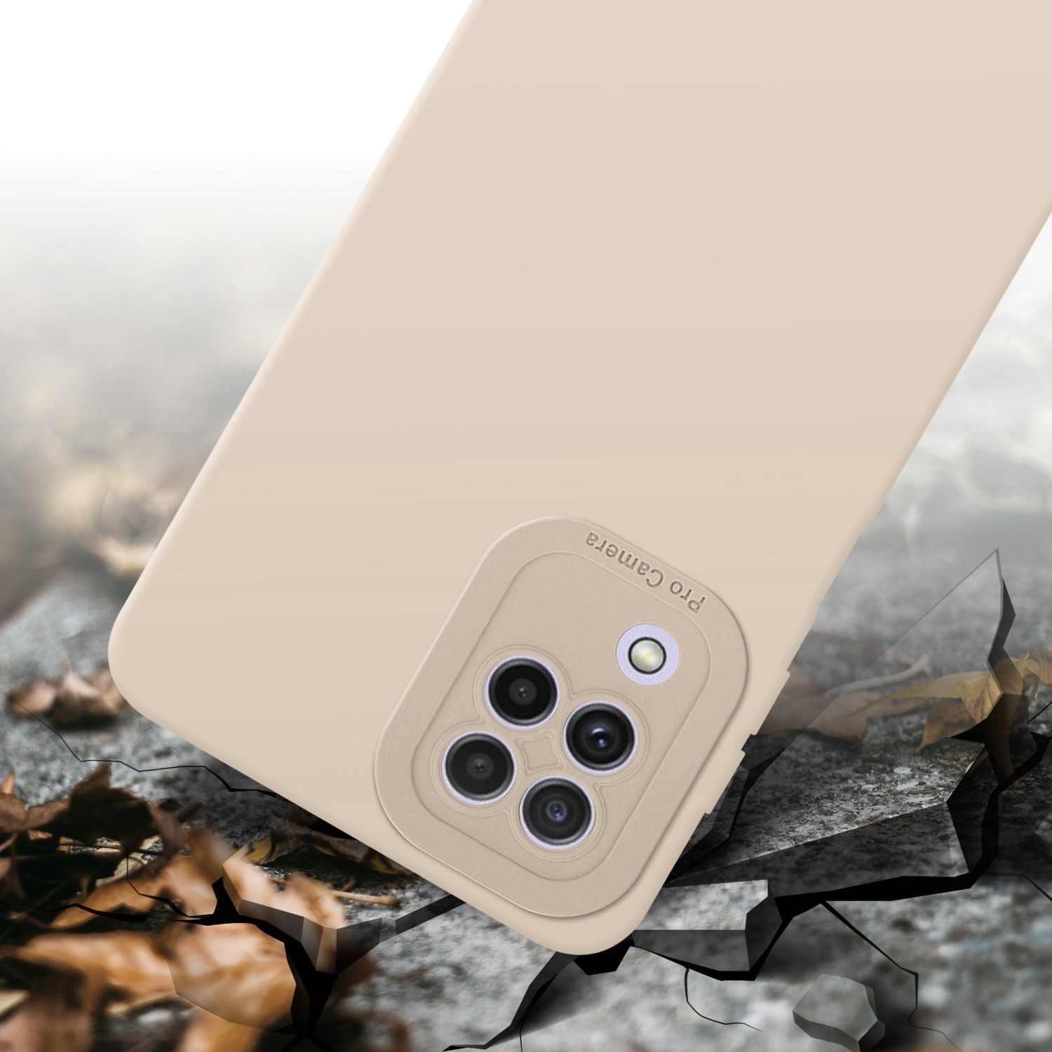 Gros plan d'une coque de téléphone beige clair avec bosse de caméra.