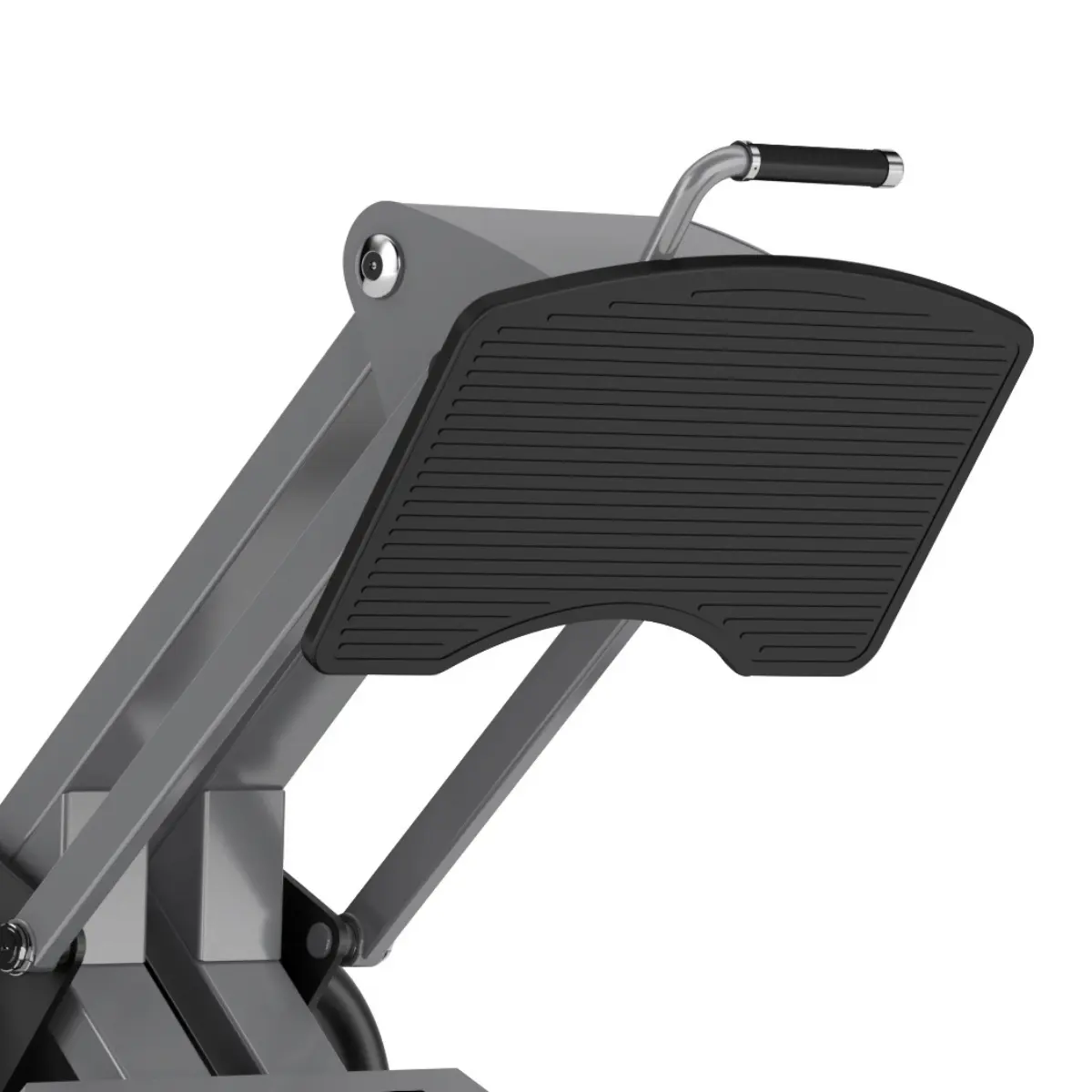 Een deel van een fitnessmachine, met een zwart platform en een grijs frame, close-up shot.