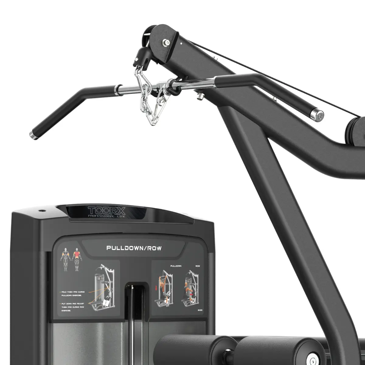 Fitnessapparatuur. Zwarte pulldown/roeimachine. Instructies en een handvat zijn zichtbaar.