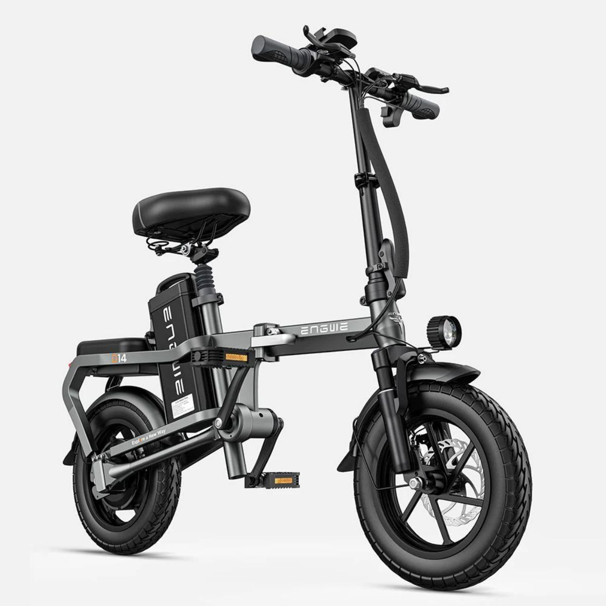 Bicicletta elettrica grigia pieghevole con sella, pneumatici e faro neri.