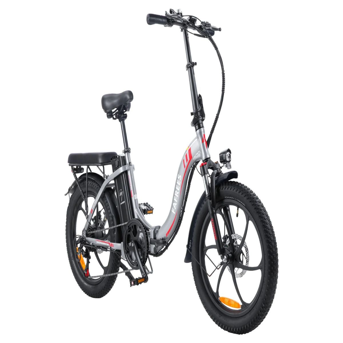 Bicicletta elettrica argentata con pneumatici neri, batteria e portapacchi.