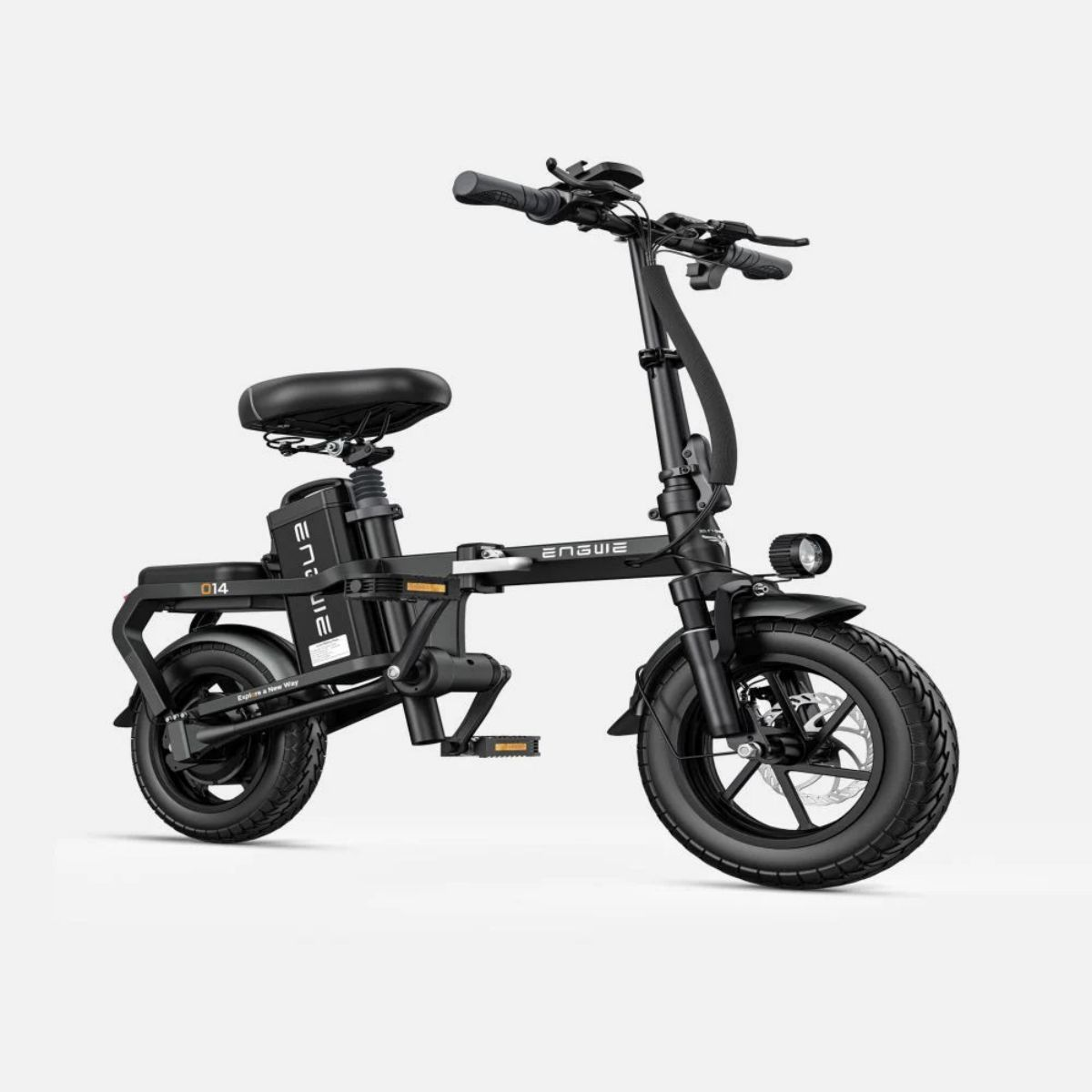 Bicicletta elettrica pieghevole nera, vista laterale, con il marchio 'ENGWE'.