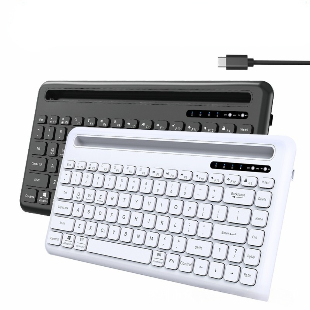 Zwei kabellose Tastaturen, eine schwarze und eine weiße, mit Standardlayout und USB-C-Ladekabel.