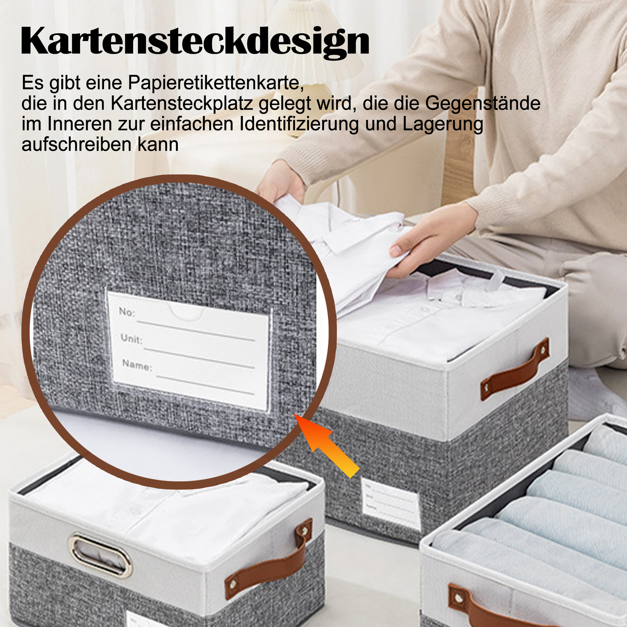 Person legt Kleidung in eine Aufbewahrungsbox mit Beschriftungsschlitz.