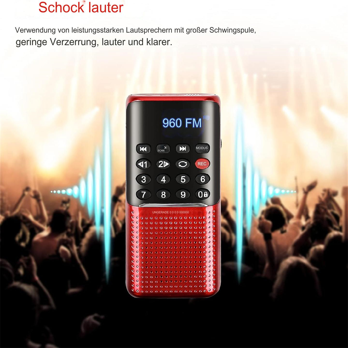 Ein rotes und schwarzes tragbares Radio. Der Bildschirm zeigt '960 FM'. Im Hintergrund sind Menschen.