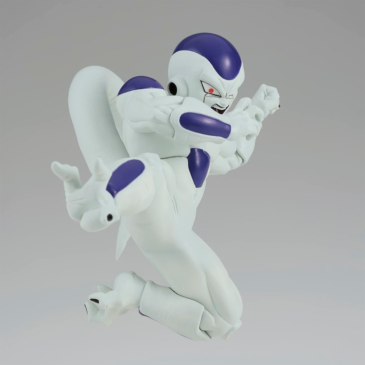 Eine weiße und lila Frieza-Figur in dynamischer Pose, aus Dragon Ball Z.