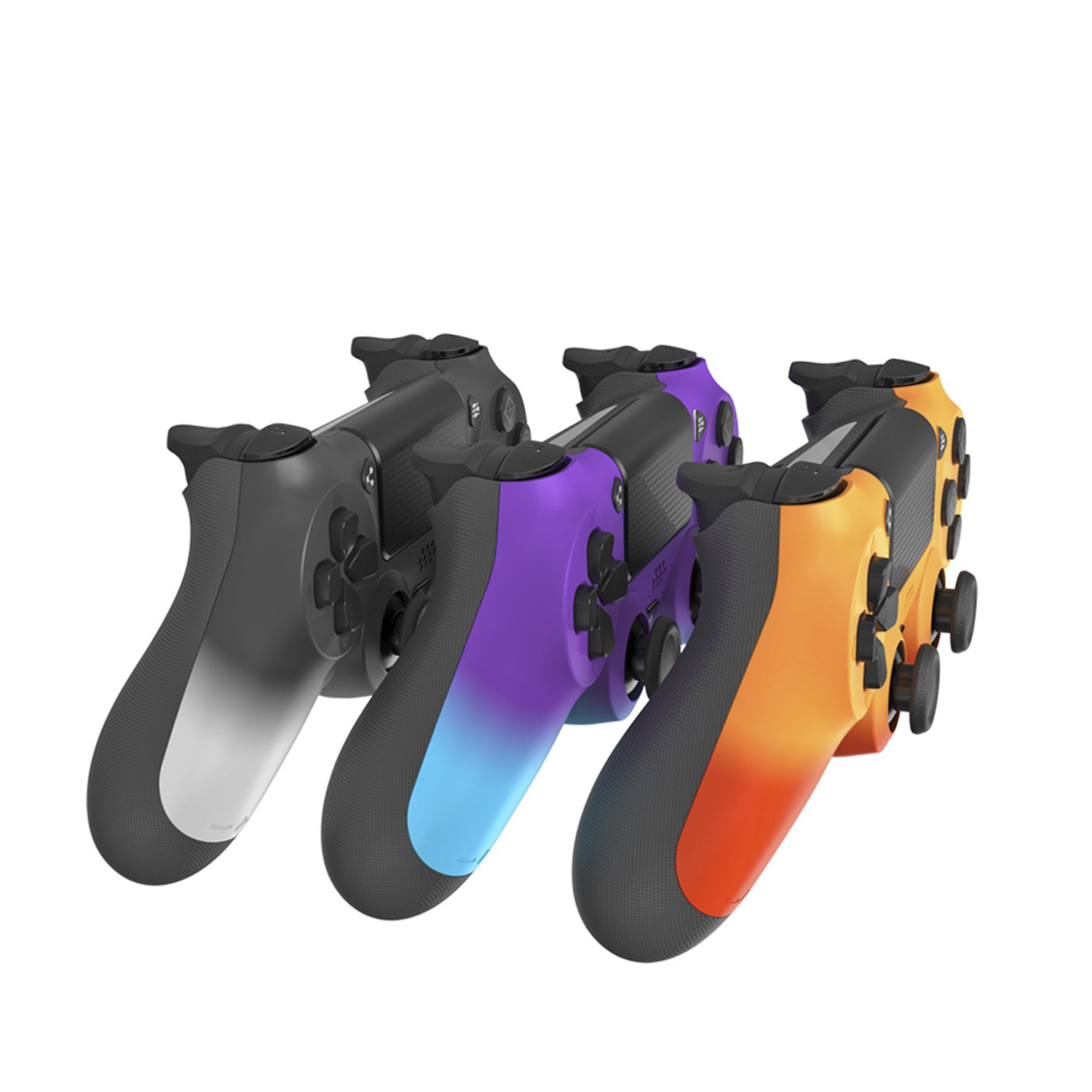 Tre controller di gioco. Uno grigio, uno con sfumatura viola e blu, e uno arancione.