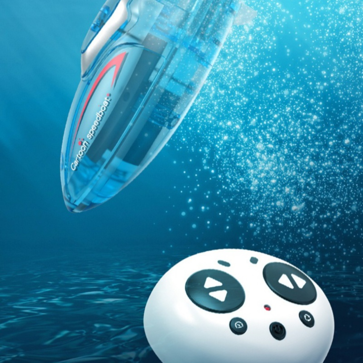 Blaues Spielzeug-U-Boot und weiße Fernbedienung unter Wasser.