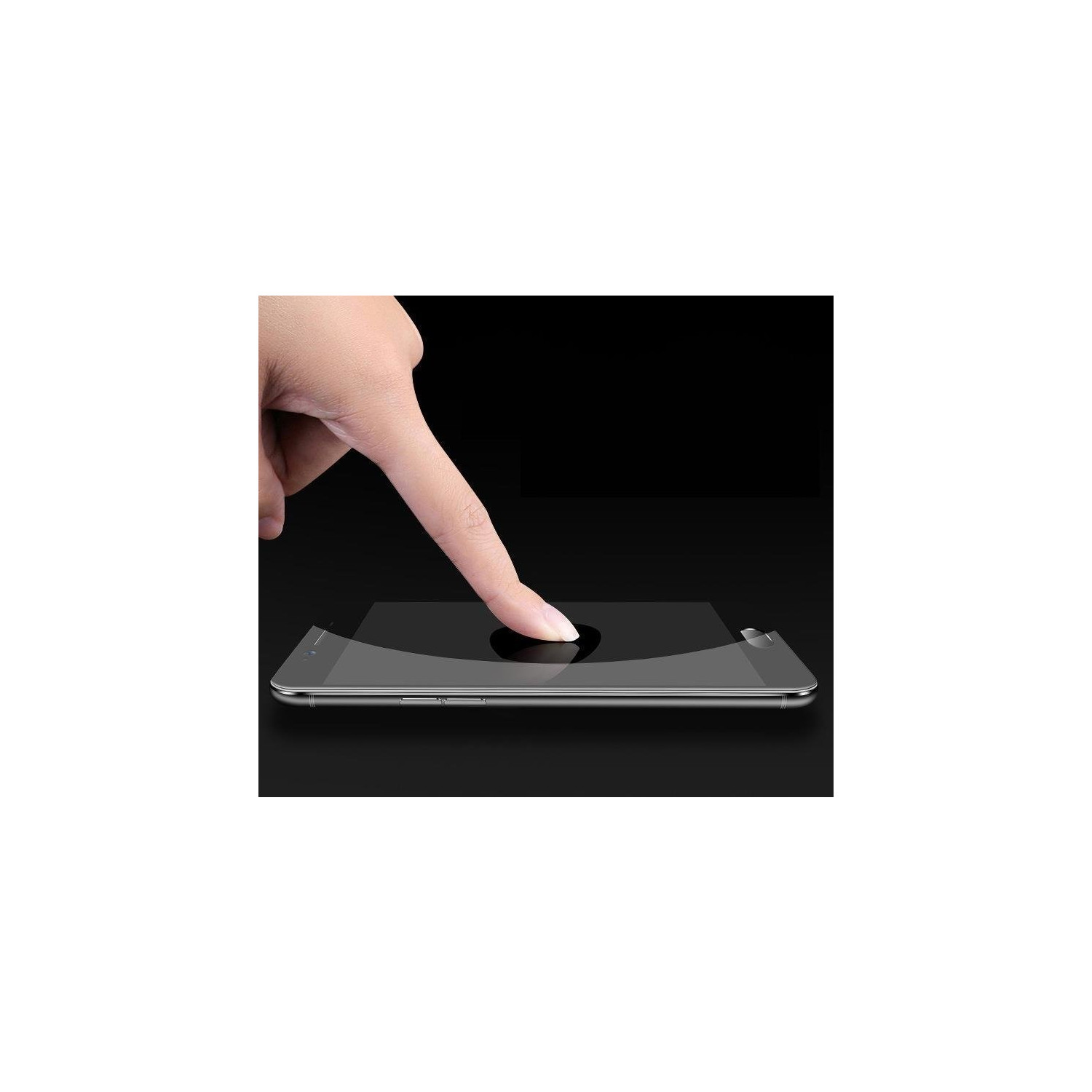 Ein Finger berührt eine Displayschutzfolie auf einer schwarzen Oberfläche.