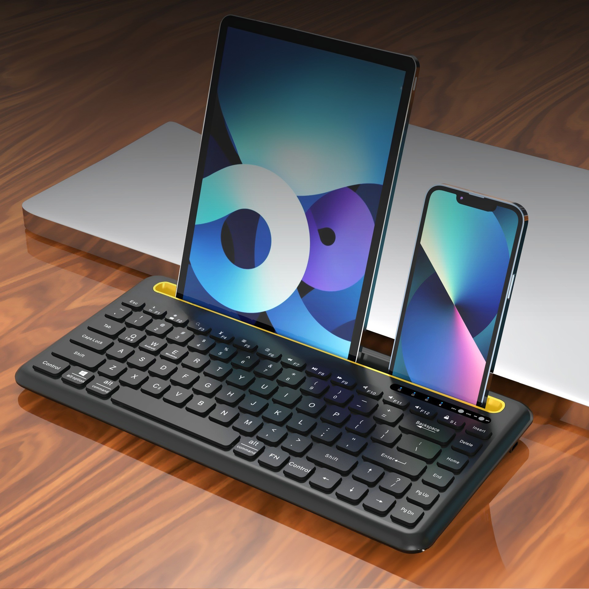 Tastatur, Tablet und Telefon auf Holzoberfläche. Die Tastatur ist schwarz, Telefon und Tablet zeigen helle Bilder.