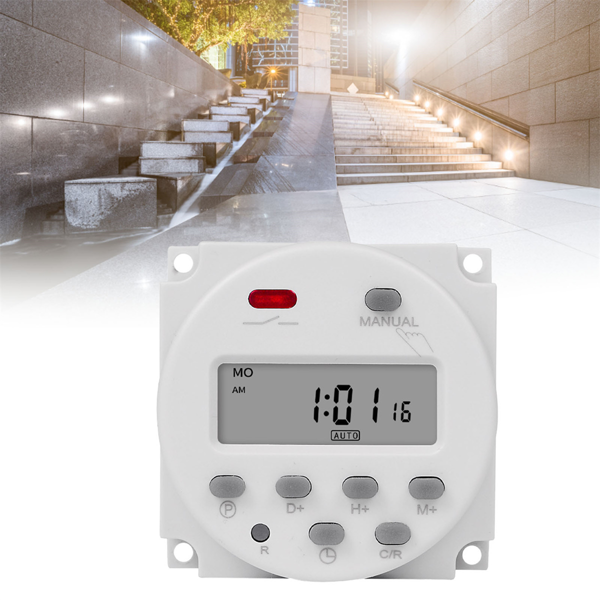 Digitaler Timer. Ein weißer Timer mit Bildschirm, der die Zeit anzeigt. Knöpfe sind mit Buchstaben und Symbolen beschriftet.
