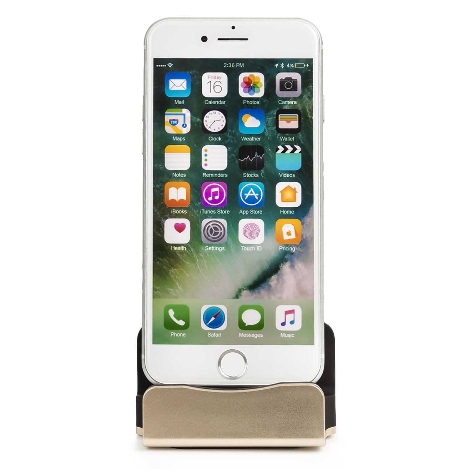 iPhone bianco su un supporto di ricarica.  Il telefono mostra le icone delle app sullo schermo.