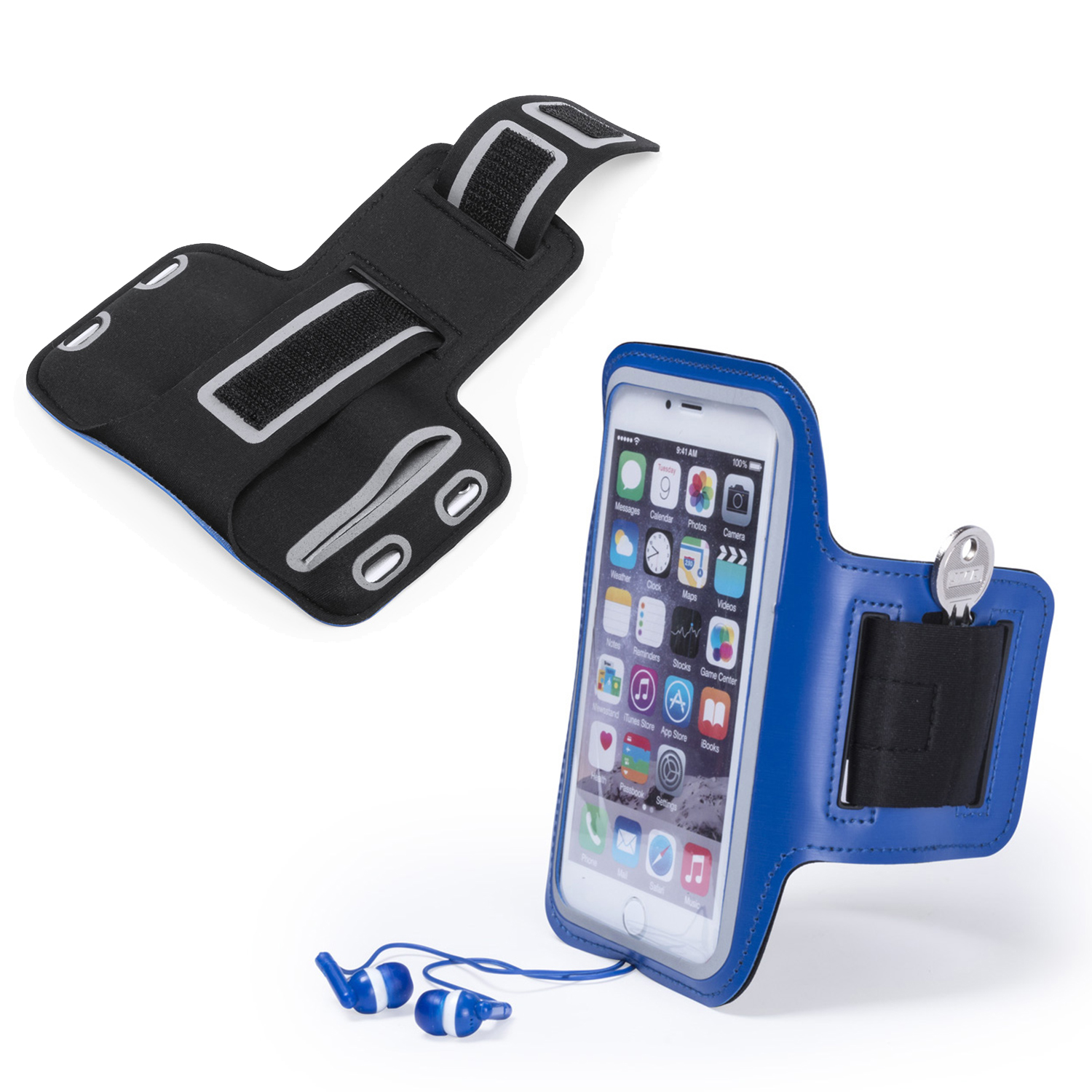 Fascetta da braccio con telefono e auricolari. Fascetta e custodia del telefono blu. Sfondo bianco.