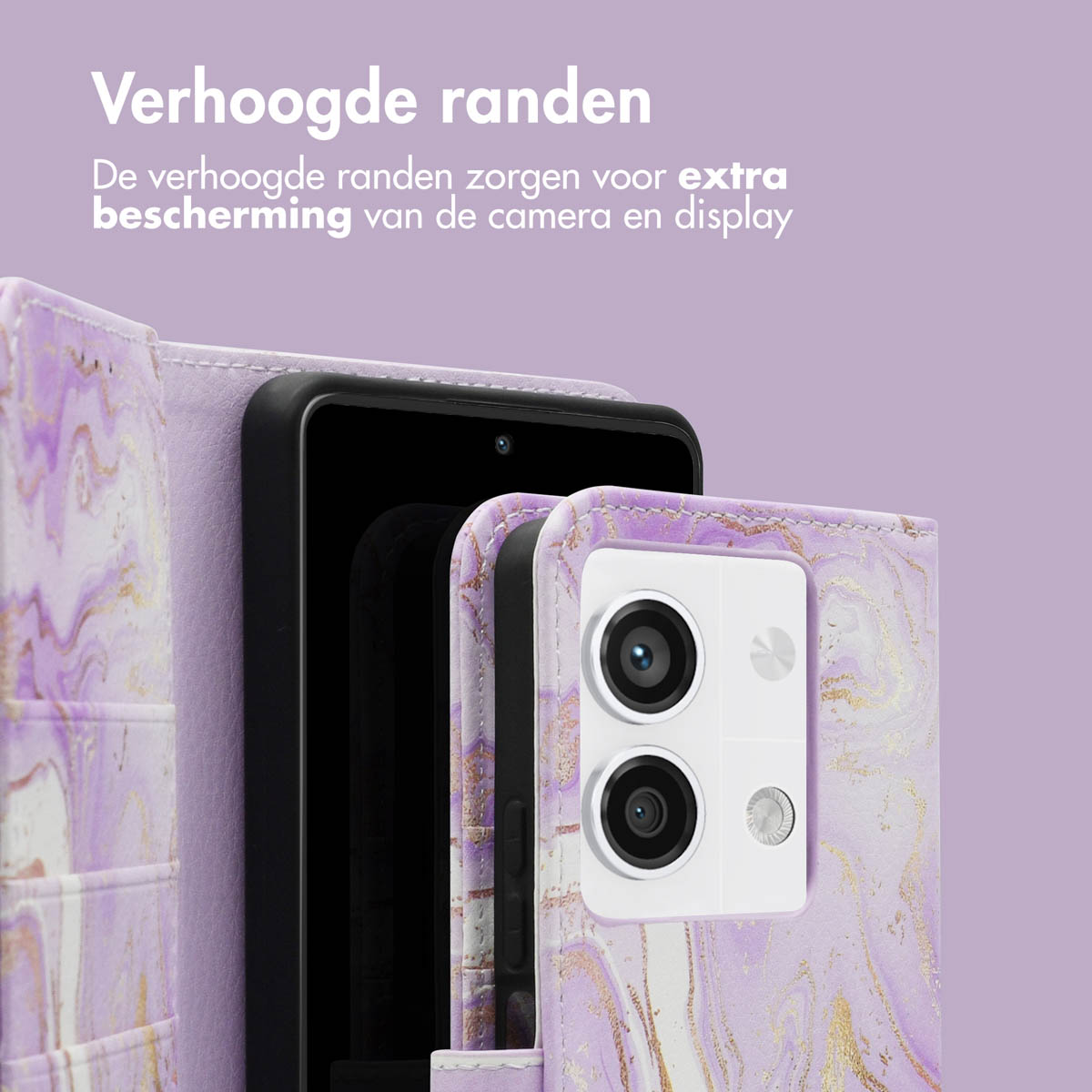 Un smartphone dans un étui violet à motif marbré avec caméra. L'étui a des bords surélevés pour une protection supplémentaire.