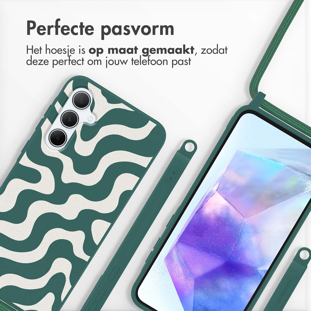 Une coque de téléphone verte avec un motif de vagues blanches, un téléphone et un cordon vert.