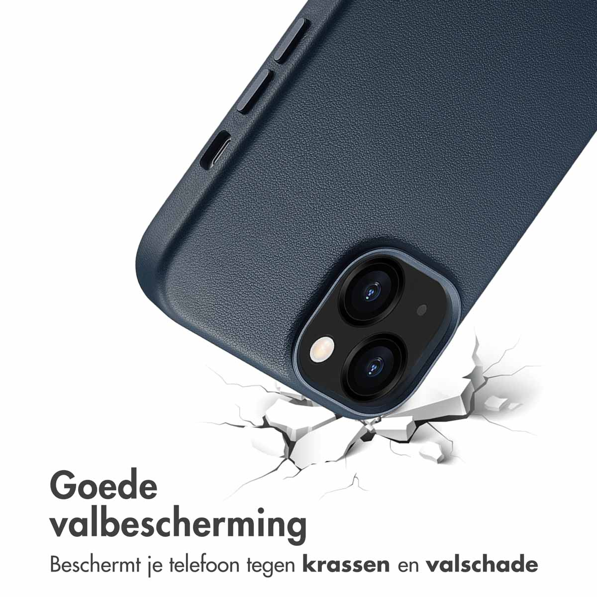 Donkerblauwe telefoonhoes op witte ondergrond, eronder scheuren. Tekst: 'Goede valbescherming'.