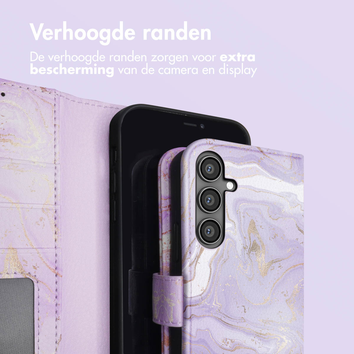 Coque de téléphone en marbre violet avec téléphone sur fond blanc.