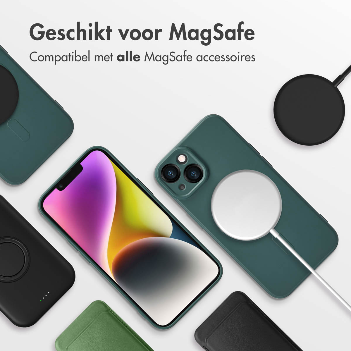 Téléphones dans des étuis verts, noirs et blancs avec des chargeurs MagSafe, compatibilité MagSafe.