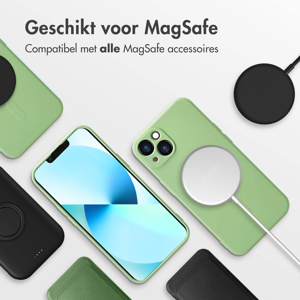 Assortiment telefoons met MagSafe-laders. Hoesjes en laders in diverse kleuren.