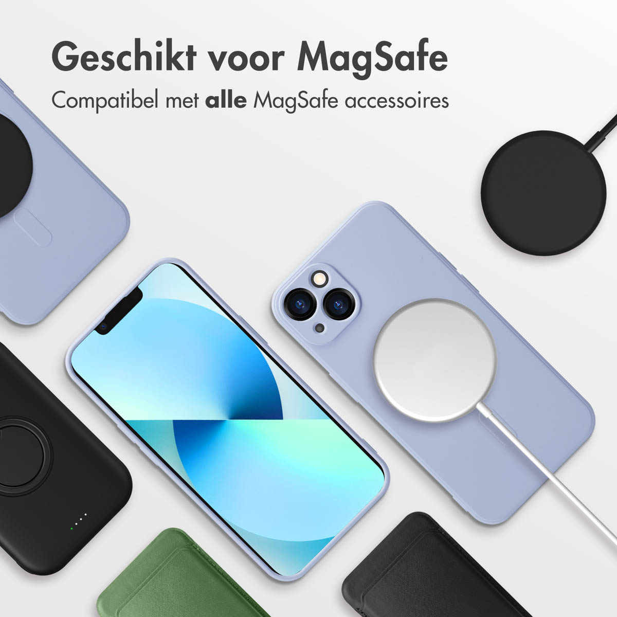 Verschillende telefoonhoesjes en MagSafe-accessoires. Een telefoon staat in het midden met een helder scherm.