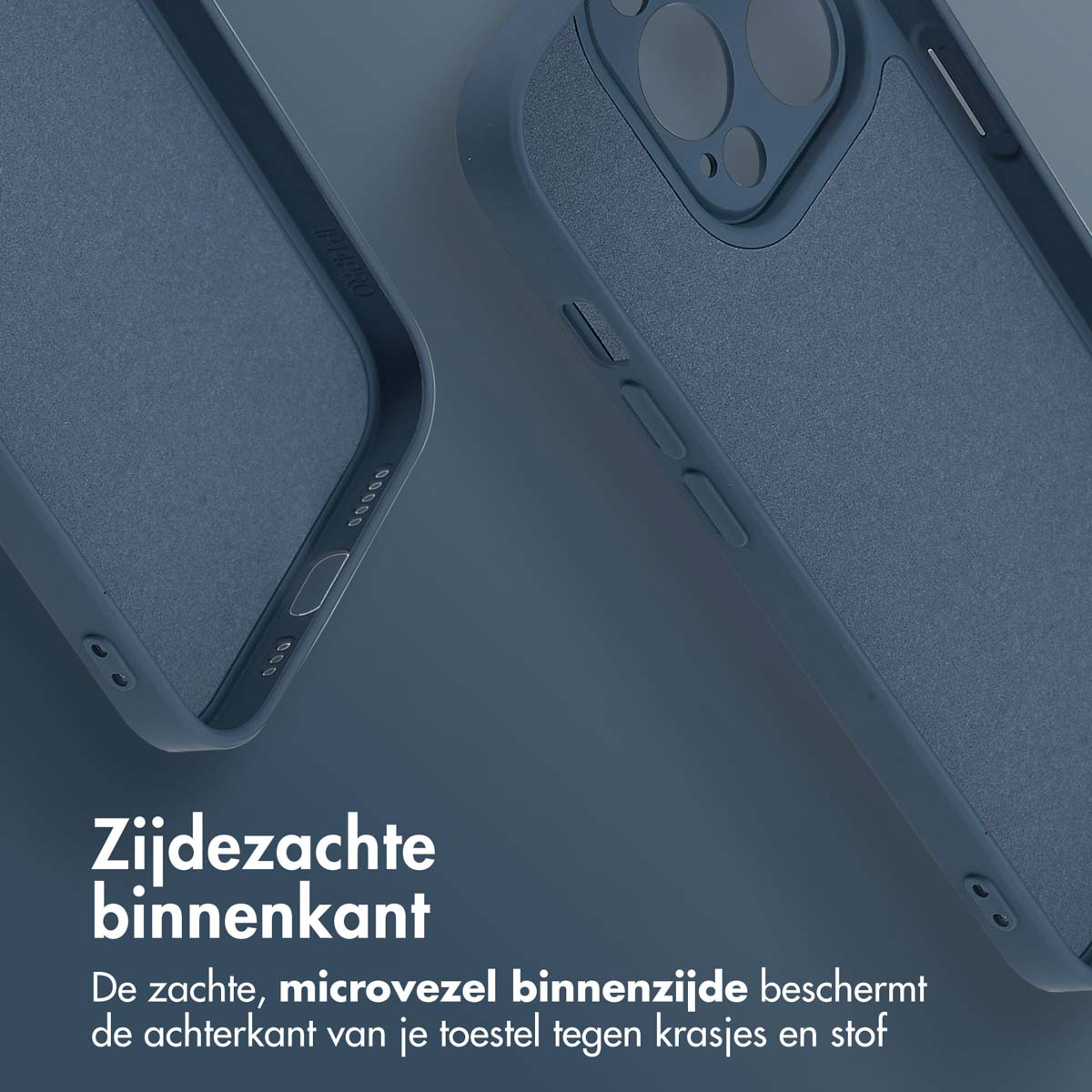 Blauwe telefoonhoes binnenkant met de tekst: Zijdezachte binnenkant.
