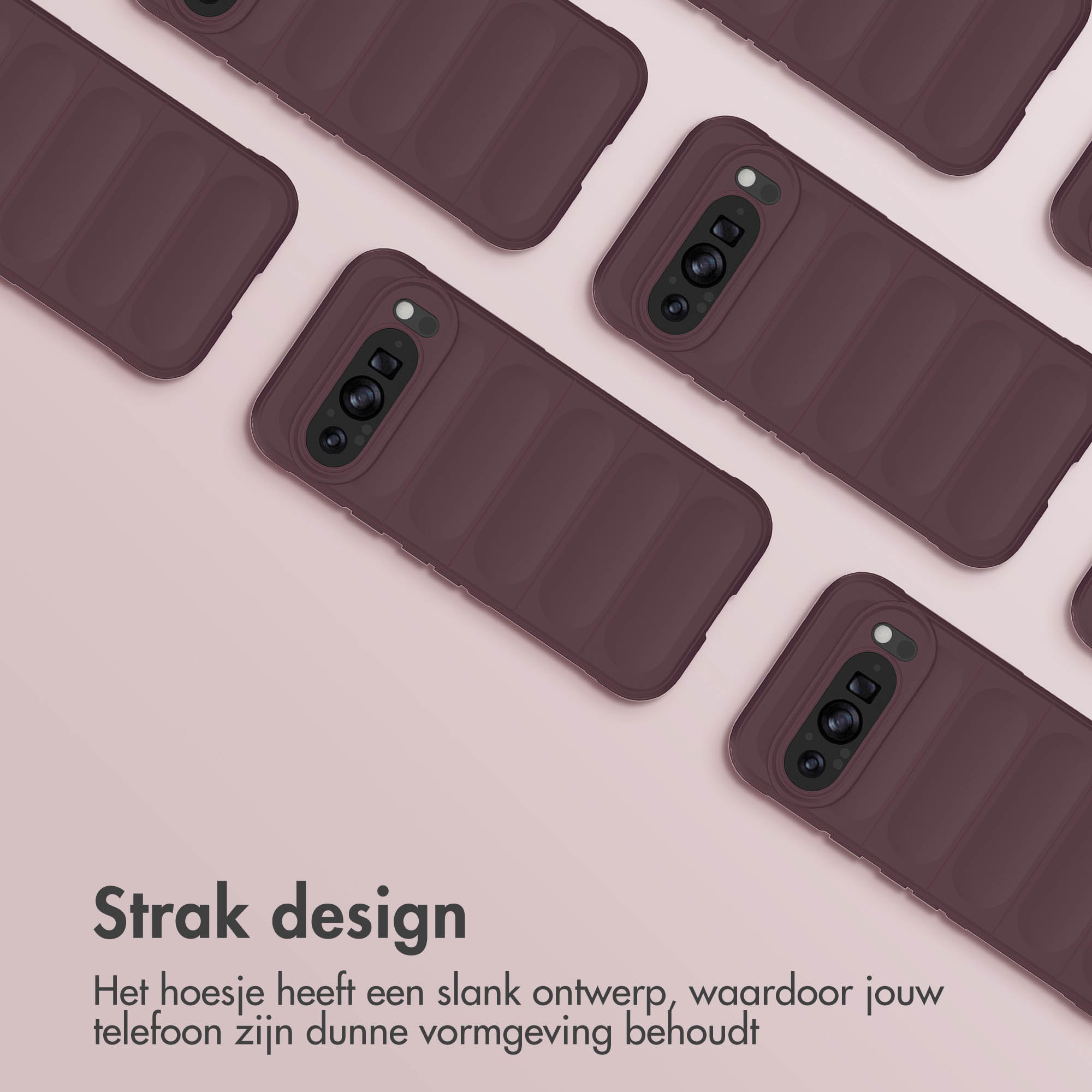 Een groep bordeauxrode telefoonhoesjes. De hoesjes zijn plat en de achtergrond is lichtroze.