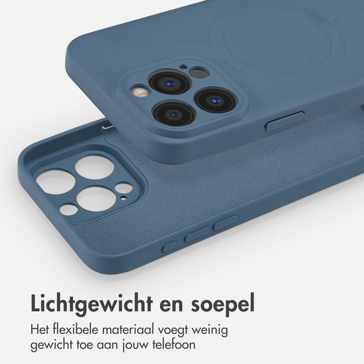 Deux coques de téléphone bleues. L'une est ouverte, l'autre fermée. Les deux ont une découpe pour la caméra.